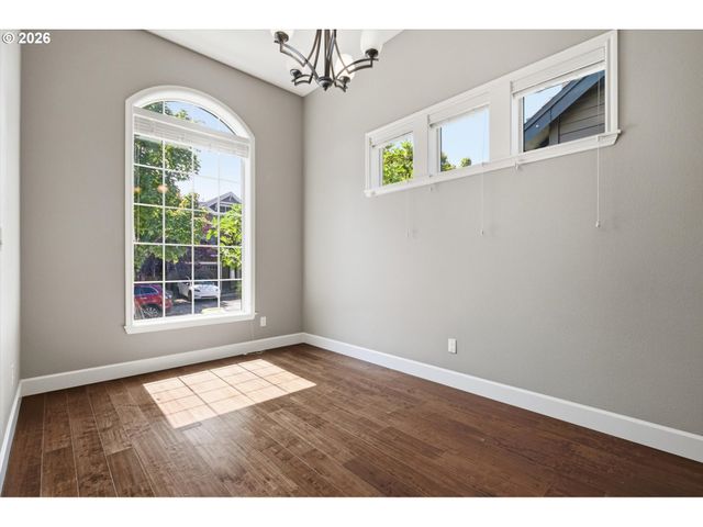 16873 Nw LYNCH Ln, Portland, OR 97229