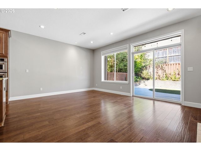 16873 Nw LYNCH Ln, Portland, OR 97229