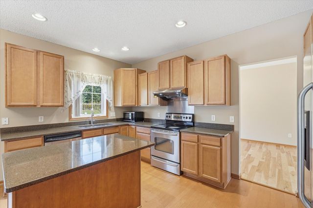 6449 Hedgecroft Avenue S, Cottage Grove, MN 55016