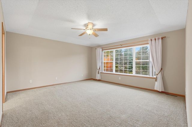 6449 Hedgecroft Avenue S, Cottage Grove, MN 55016