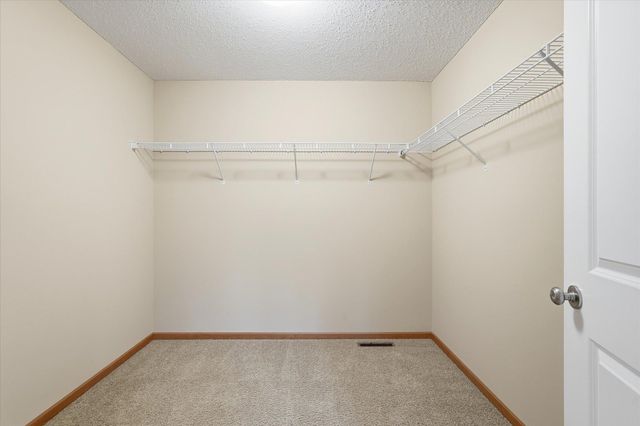 6449 Hedgecroft Avenue S, Cottage Grove, MN 55016