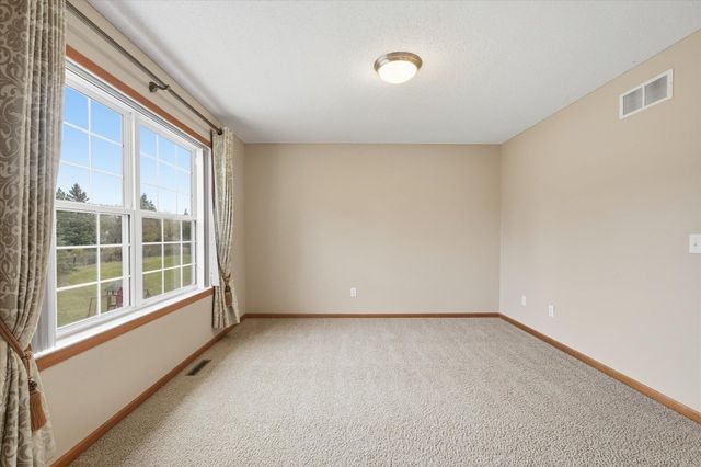 6449 Hedgecroft Avenue S, Cottage Grove, MN 55016