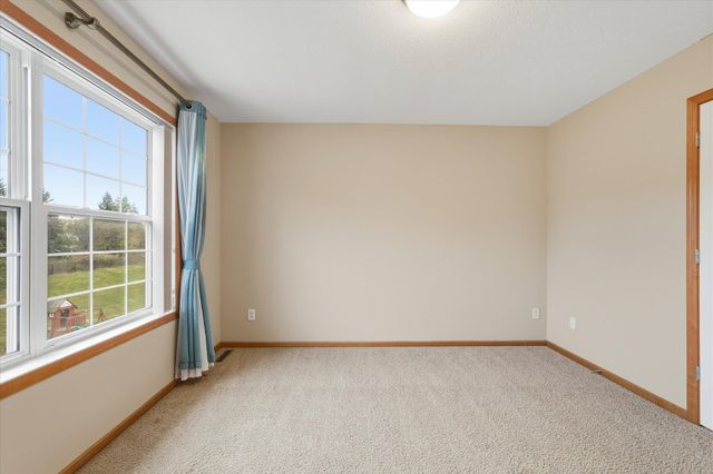 6449 Hedgecroft Avenue S, Cottage Grove, MN 55016