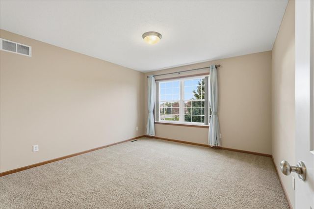 6449 Hedgecroft Avenue S, Cottage Grove, MN 55016