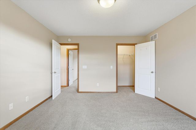 6449 Hedgecroft Avenue S, Cottage Grove, MN 55016