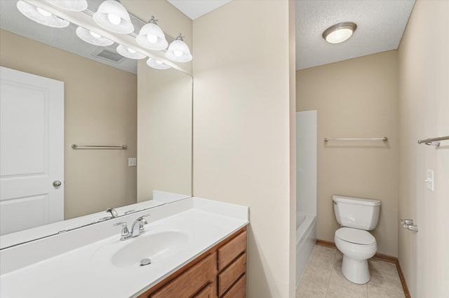 6449 Hedgecroft Avenue S, Cottage Grove, MN 55016