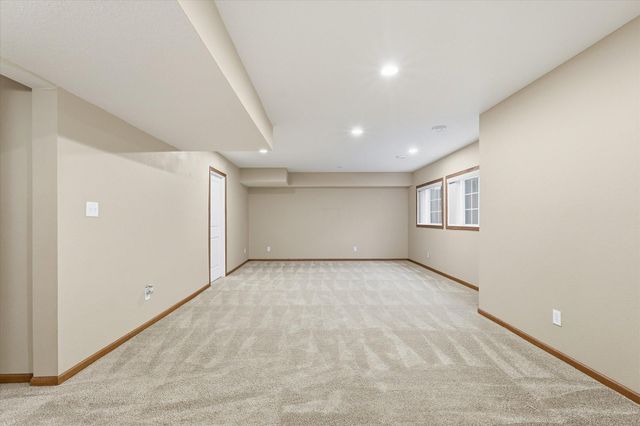 6449 Hedgecroft Avenue S, Cottage Grove, MN 55016