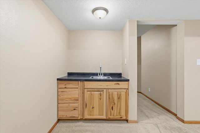 6449 Hedgecroft Avenue S, Cottage Grove, MN 55016