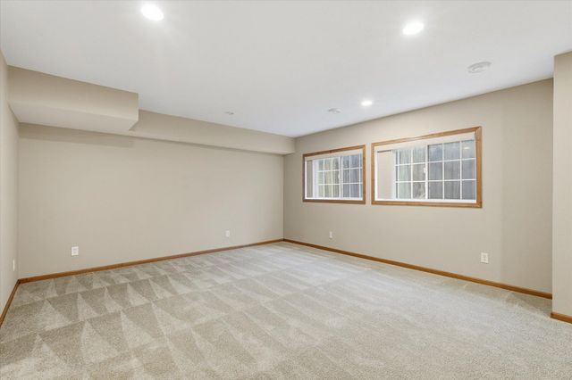 6449 Hedgecroft Avenue S, Cottage Grove, MN 55016