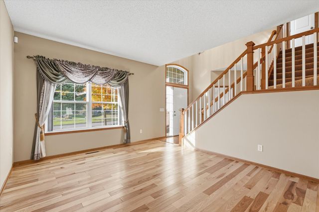 6449 Hedgecroft Avenue S, Cottage Grove, MN 55016