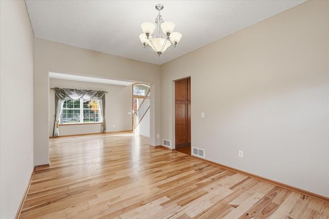 6449 Hedgecroft Avenue S, Cottage Grove, MN 55016