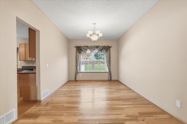 6449 Hedgecroft Avenue S, Cottage Grove, MN 55016