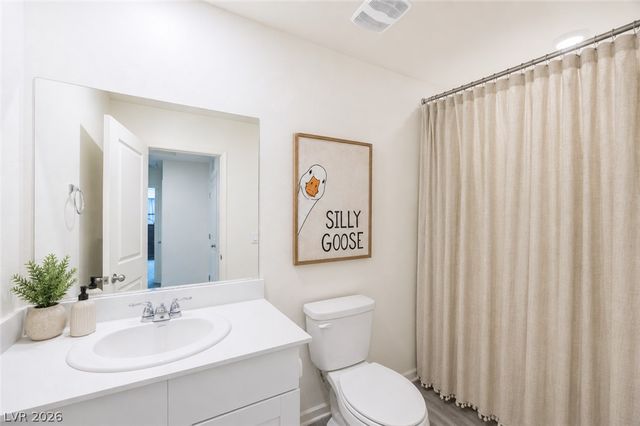 7915 Aurora Sky Street 2, North Las Vegas, NV 89084