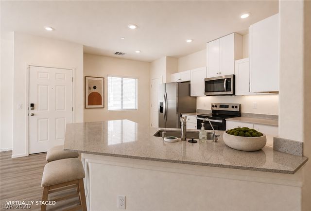 7915 Aurora Sky Street 2, North Las Vegas, NV 89084