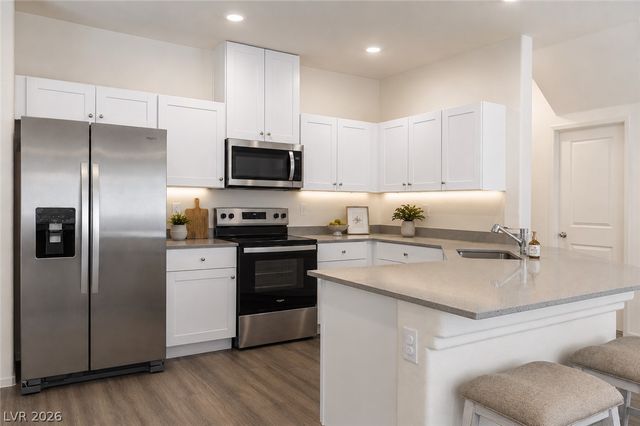 7915 Aurora Sky Street 2, North Las Vegas, NV 89084