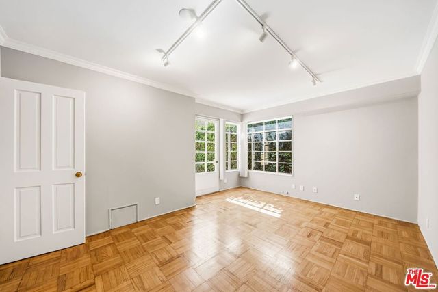 951 Masselin Avenue, Los Angeles, CA 90036