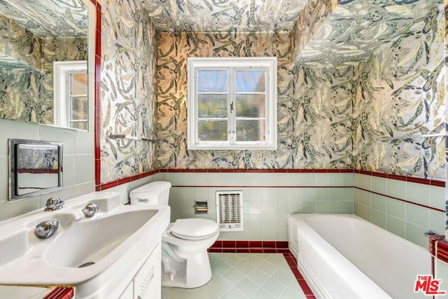 951 Masselin Avenue, Los Angeles, CA 90036