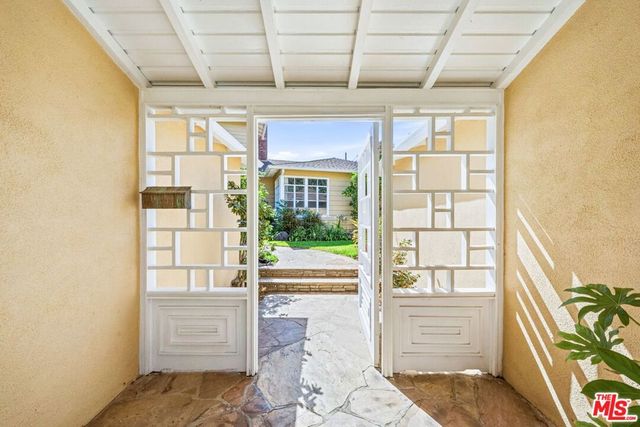 951 Masselin Avenue, Los Angeles, CA 90036