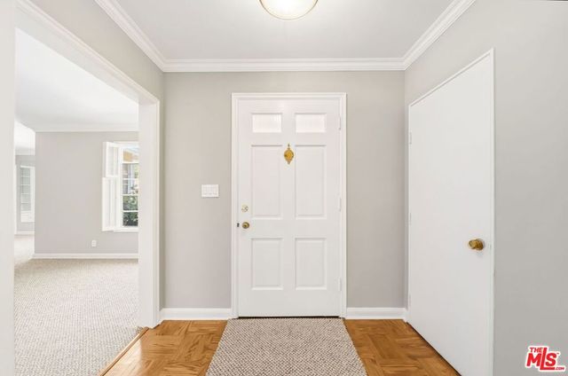951 Masselin Avenue, Los Angeles, CA 90036