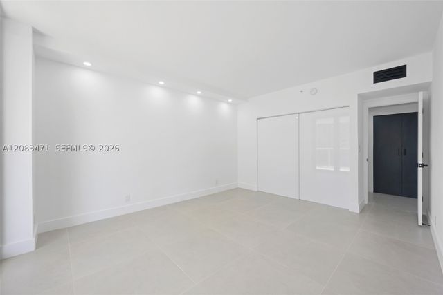20281 E Country Club Dr 1008, Aventura, FL 33180
