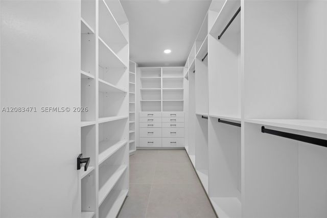 20281 E Country Club Dr 1008, Aventura, FL 33180