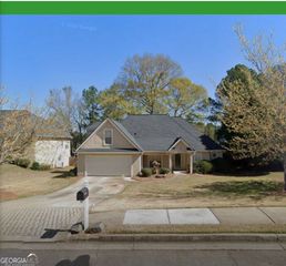 222 Yardsley Drive, Mcdonough, GA 30253