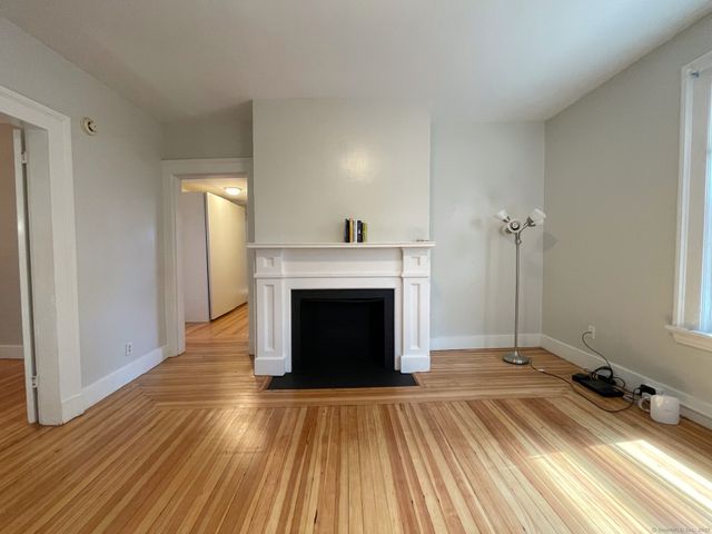 48 Lyon Street 1, New Haven, CT 06511