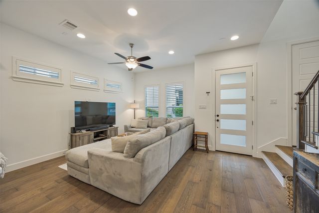 7859 Minglewood LN, Dallas, TX 75231