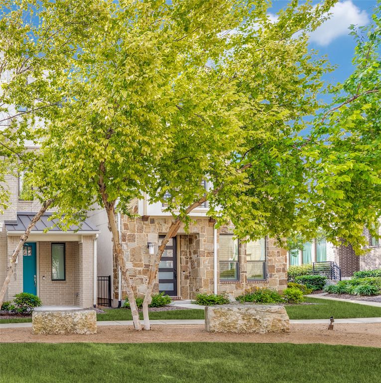 7859 Minglewood LN, Dallas, TX 75231