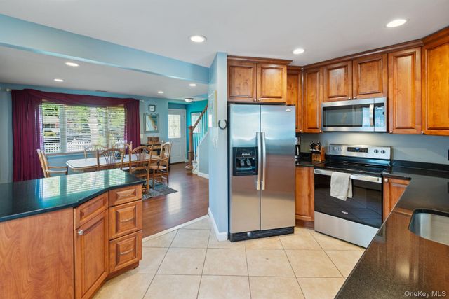 1321 Thompson Drive, Bay Shore, NY 11706