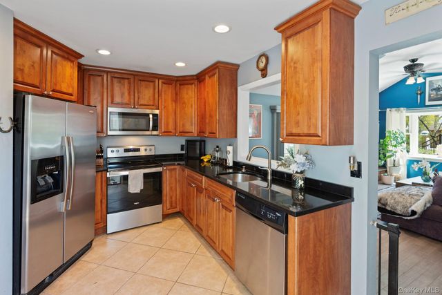 1321 Thompson Drive, Bay Shore, NY 11706