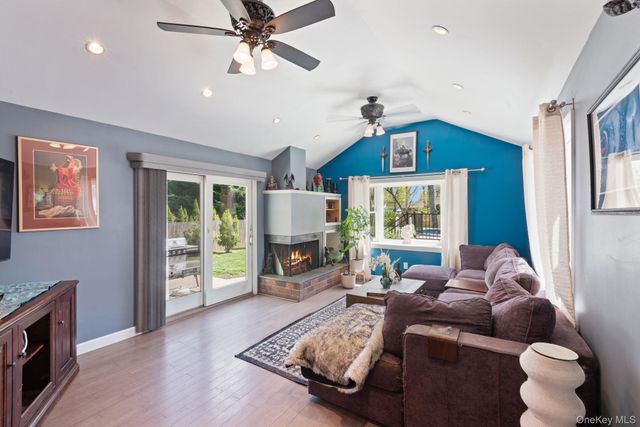 1321 Thompson Drive, Bay Shore, NY 11706