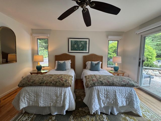 26 Woodedge Trail, Quogue, NY 11959