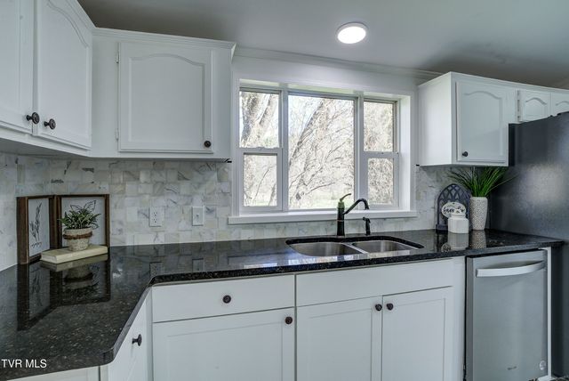 287 H Heaton Road, Elizabethton, TN 37643