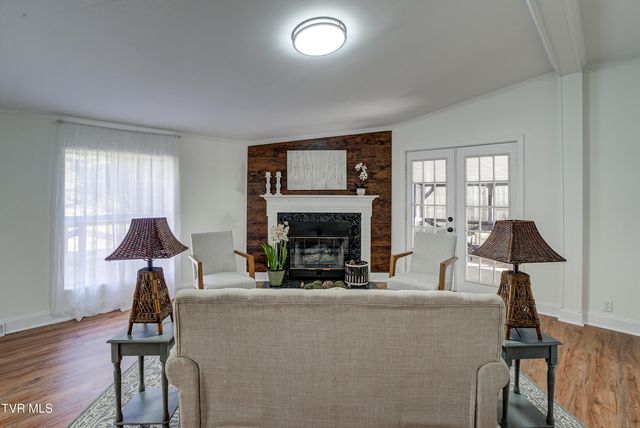 287 H Heaton Road, Elizabethton, TN 37643