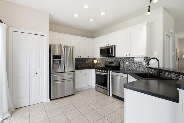 8853 Brunell Way 1906, Inver Grove Heights, MN 55076