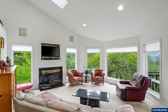 1299 Twin Hills Dr SE, Jefferson, OR 97352