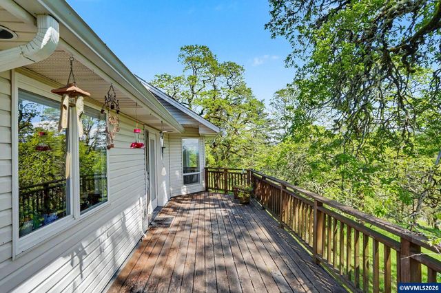 1299 Twin Hills Dr SE, Jefferson, OR 97352