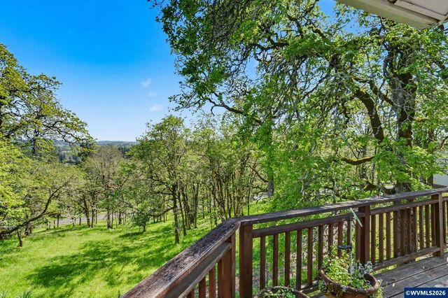1299 Twin Hills Dr SE, Jefferson, OR 97352