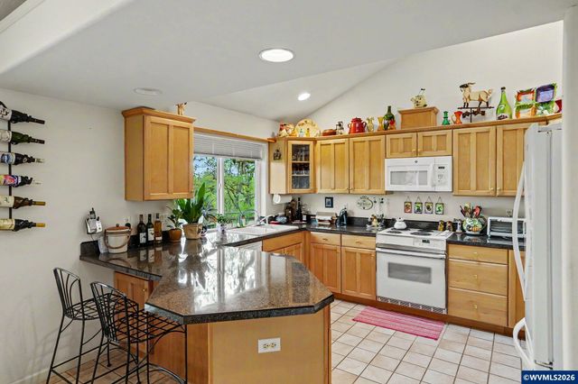 1299 Twin Hills Dr SE, Jefferson, OR 97352