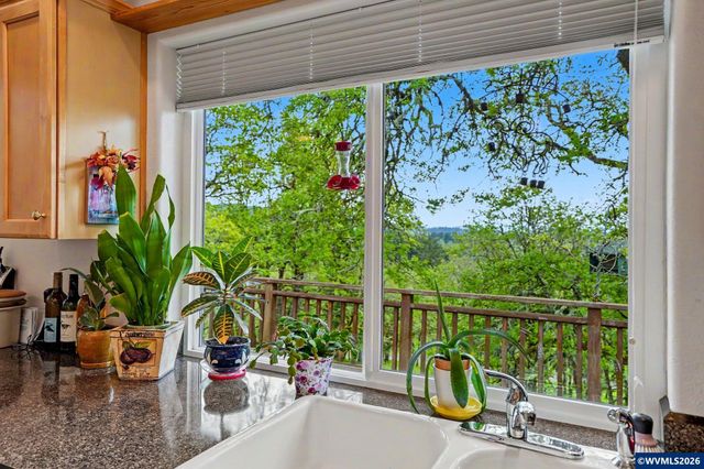 1299 Twin Hills Dr SE, Jefferson, OR 97352