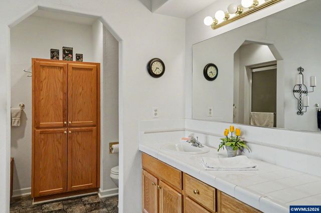 1299 Twin Hills Dr SE, Jefferson, OR 97352