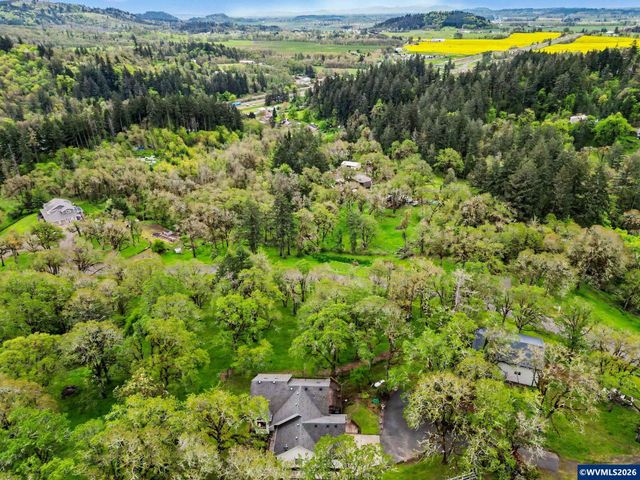 1299 Twin Hills Dr SE, Jefferson, OR 97352