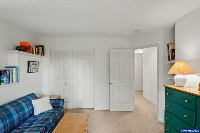 1299 Twin Hills Dr SE, Jefferson, OR 97352