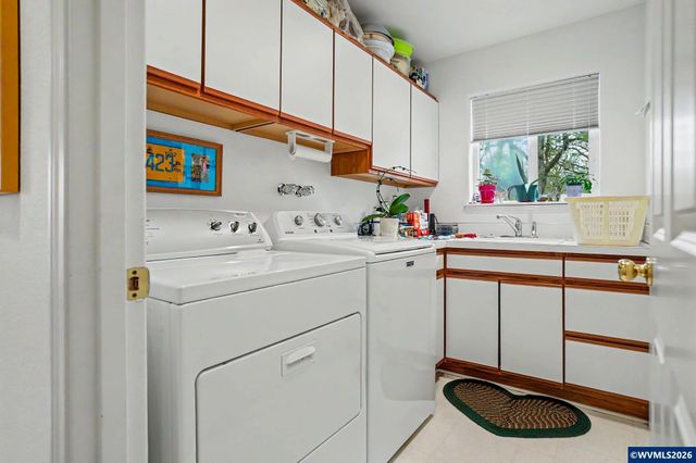 1299 Twin Hills Dr SE, Jefferson, OR 97352