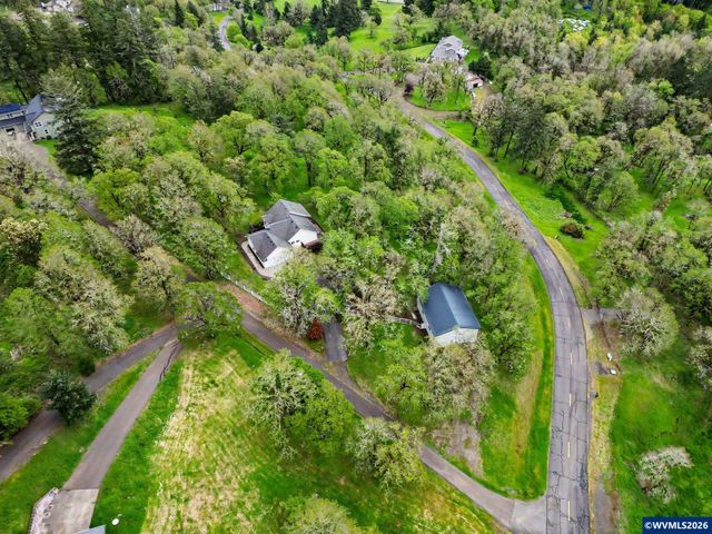 1299 Twin Hills Dr SE, Jefferson, OR 97352