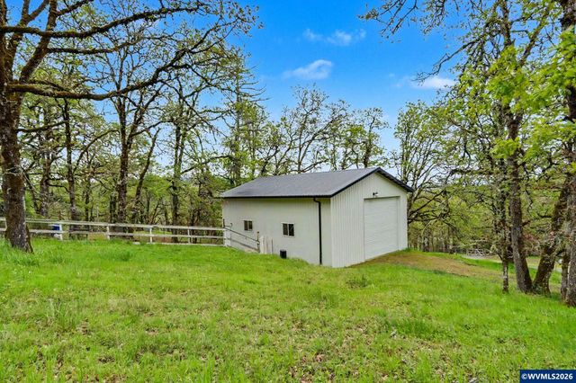 1299 Twin Hills Dr SE, Jefferson, OR 97352