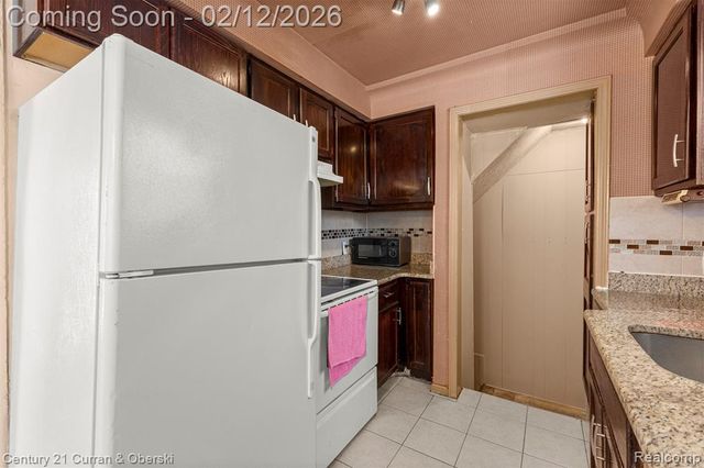 6732 Rockdale Street, Dearborn Heights, MI 48127