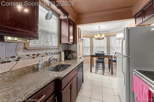 6732 Rockdale Street, Dearborn Heights, MI 48127