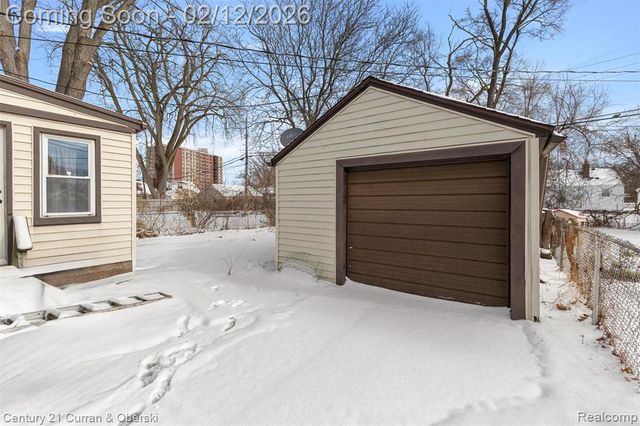 6732 Rockdale Street, Dearborn Heights, MI 48127